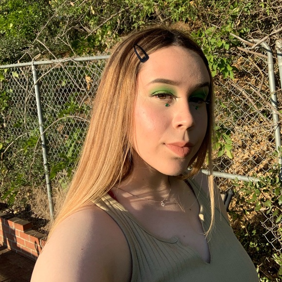 Meet your Posher, Angela - Picture 1 of 1